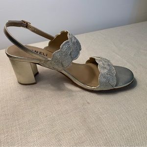 Almost Brand New  Van Eli Gold Sandals